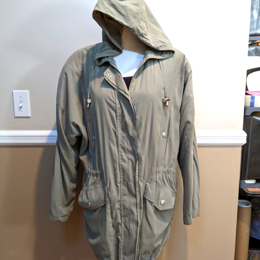 Women's khaki colored Amber Stone drapey hooded jacket. Size small.